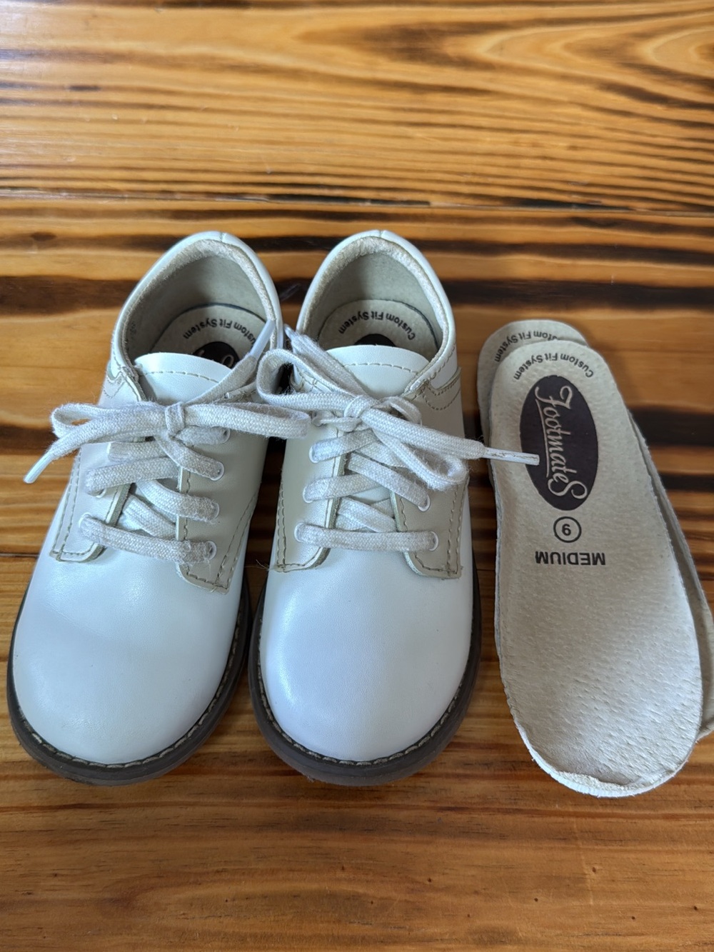FootMates White Leather Lace-Up Kids Dress Shoes